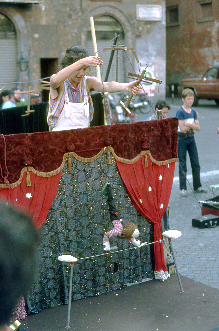 Marionettenspeelster (Rome, Itali); Marionette