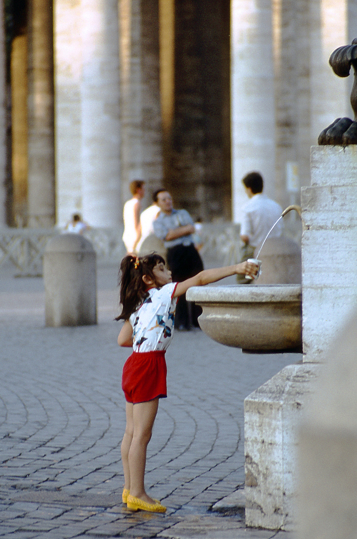 Sint-Pietersplein (Rome, Itali), Saint Peter