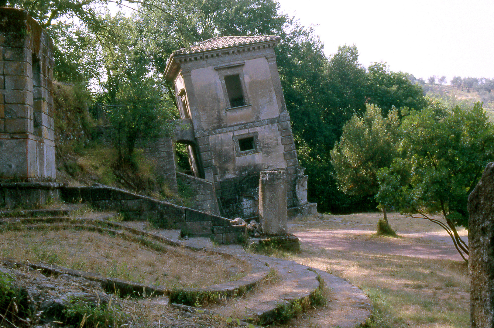 Tuinen van Bomarzo (Lazio, Itali); Gardens of Bomarzo (Lazio, Italy)