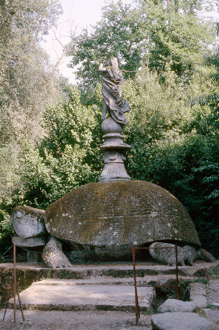 Tuinen van Bomarzo (Lazio, Itali), Scurcola (Abruzzo, Italy)