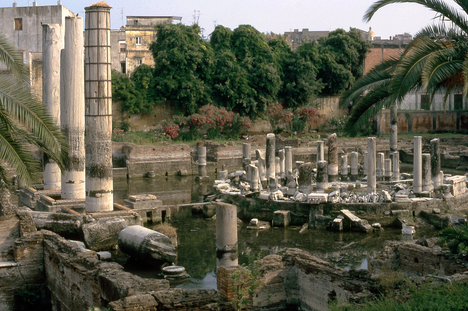 Serapium Pozzuoli (Campani, Itali), Serapium Pozzuoli (Campania, Italy)