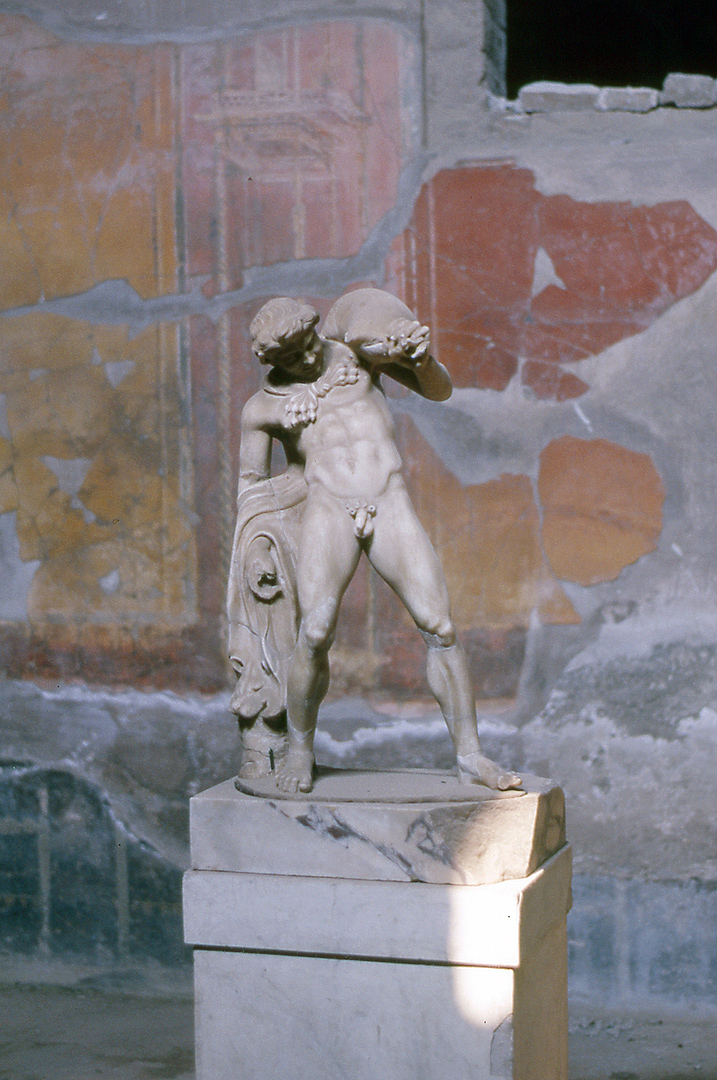 Drunk satyr, Herculaneum (Campanië, Italië); Dronken satyr, Herculaneum (Campania, Italy)