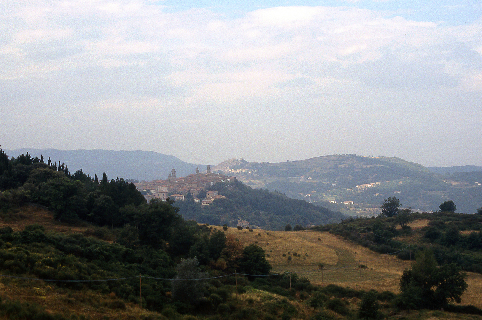 Heuvels in burchtstadjes in Toscane, Itali, Hills and villages in Tuscany, Italy