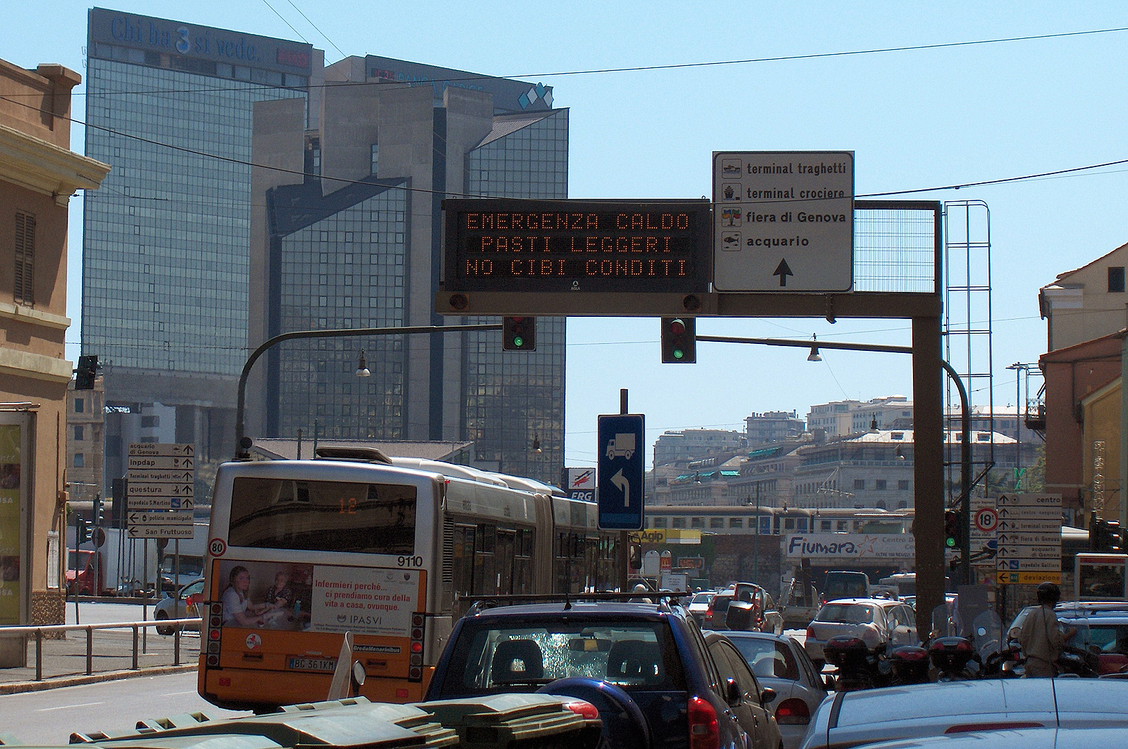 Bij station Brignole, Genua.; Near Brignole station, Genoa.