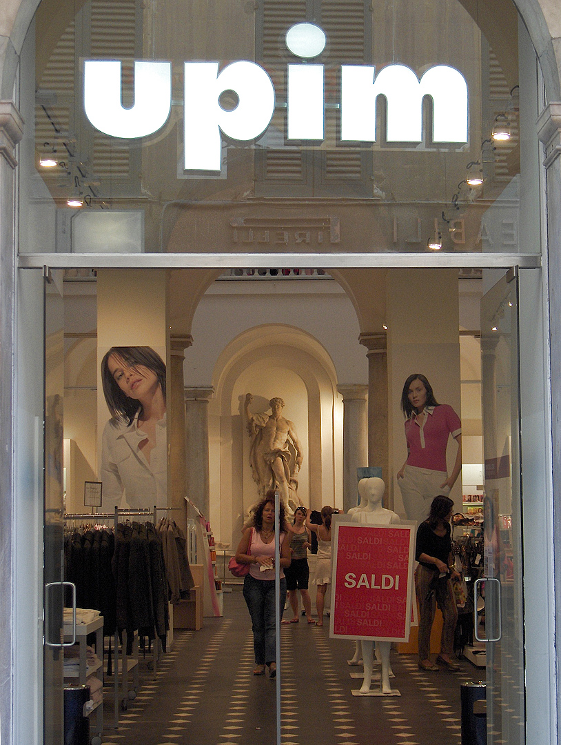 Upim warenhuis, Genua; Upim department store, Genoa