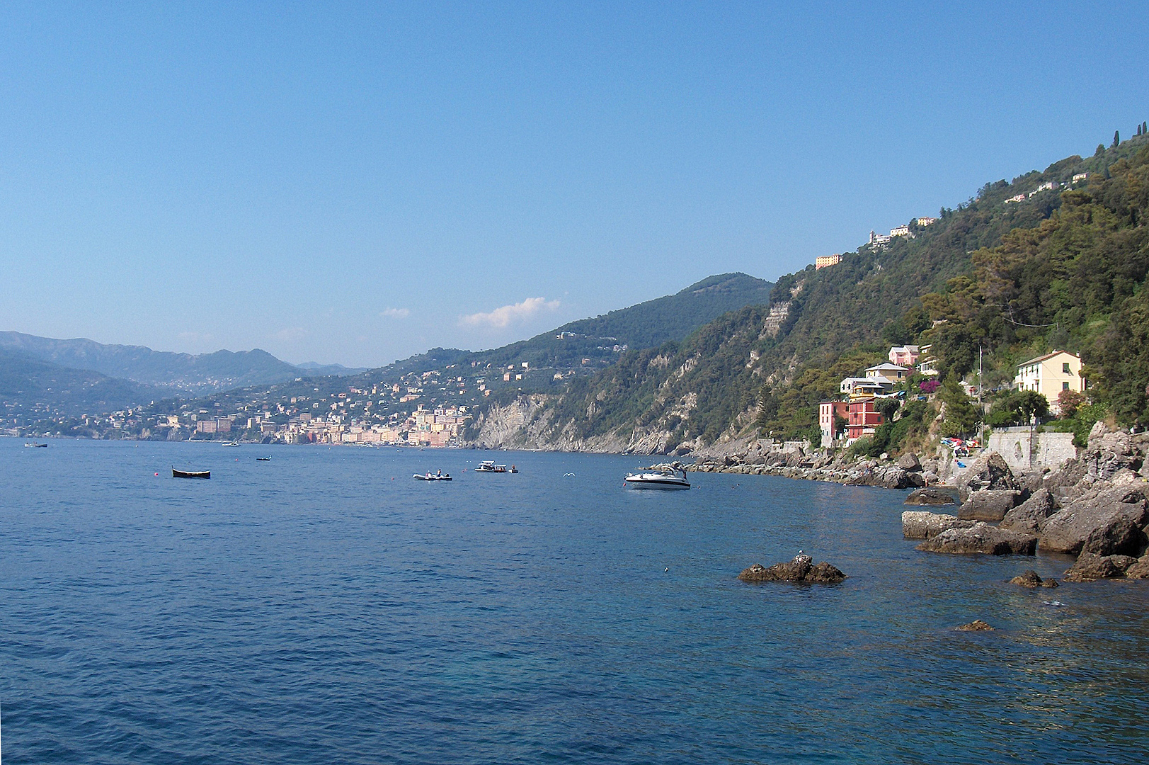 Tyrrheense kust bij Camogli, Tyrrhenian coast near Camogli