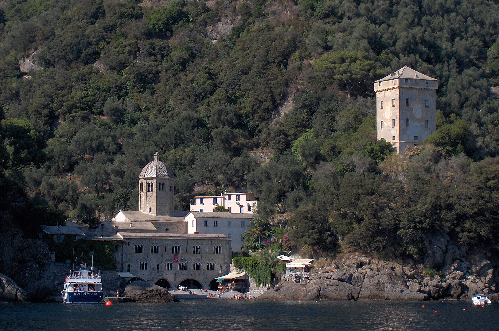 Abdij van St.Fruttuoso; San Fruttuoso Abbey