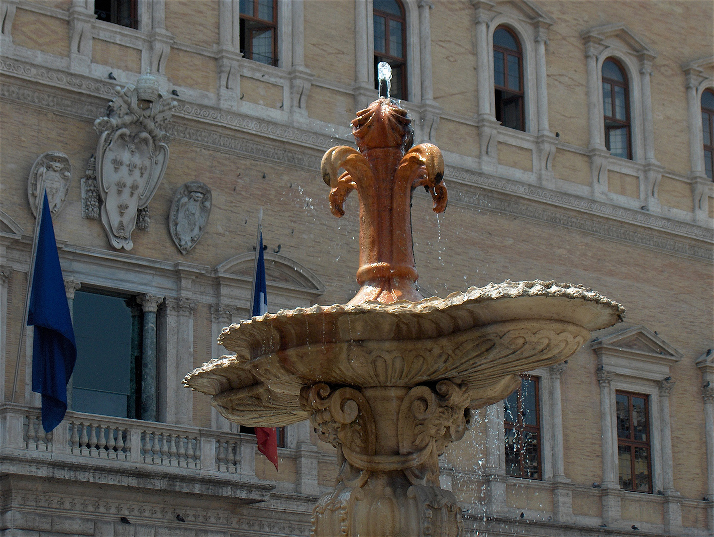 Piazza Farnese, Rome; Piazza Farnese, Rome