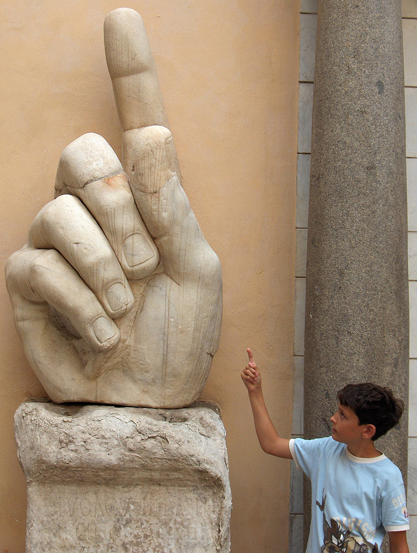 Kolossaal beeld van Keizer Constantijn (Rome), Colossal statue of Constantine