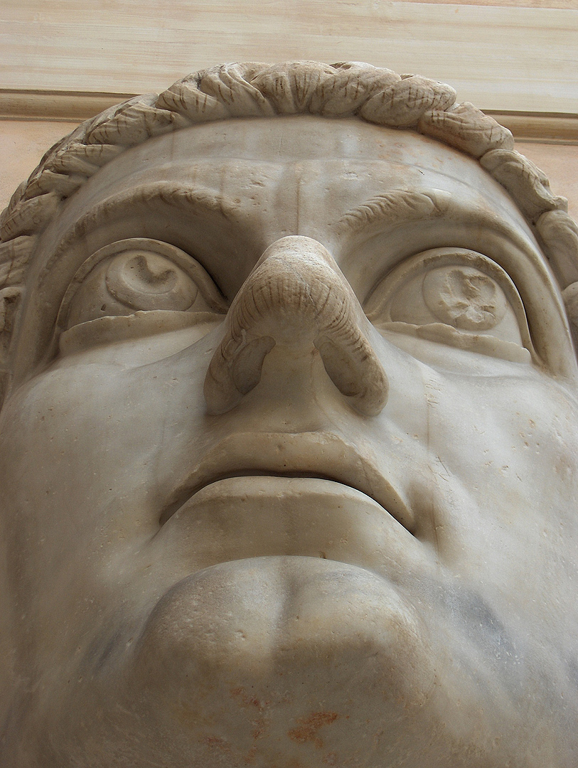 Kolossaal beeld van Keizer Constantijn (Rome), Colossal statue of Constantine