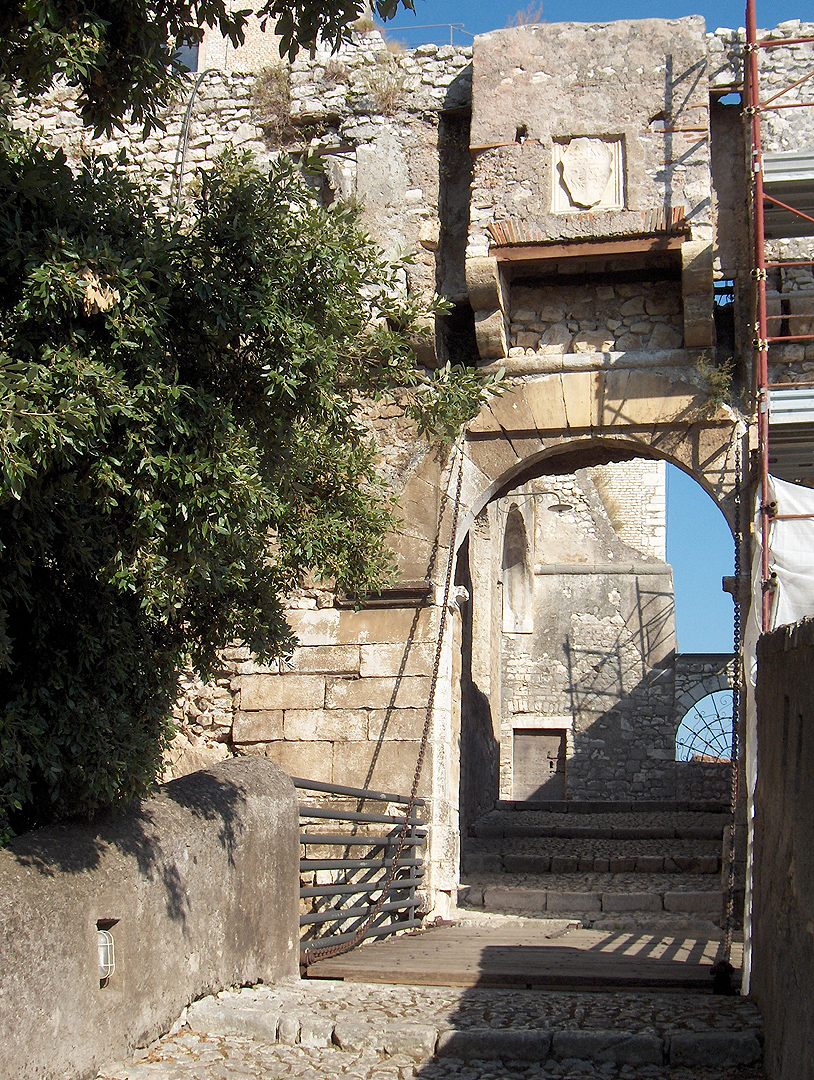 Castello Caetani, Sermoneta (Lazio, Itali), Castello Caetani, Sermoneta (Lazio, Italy)