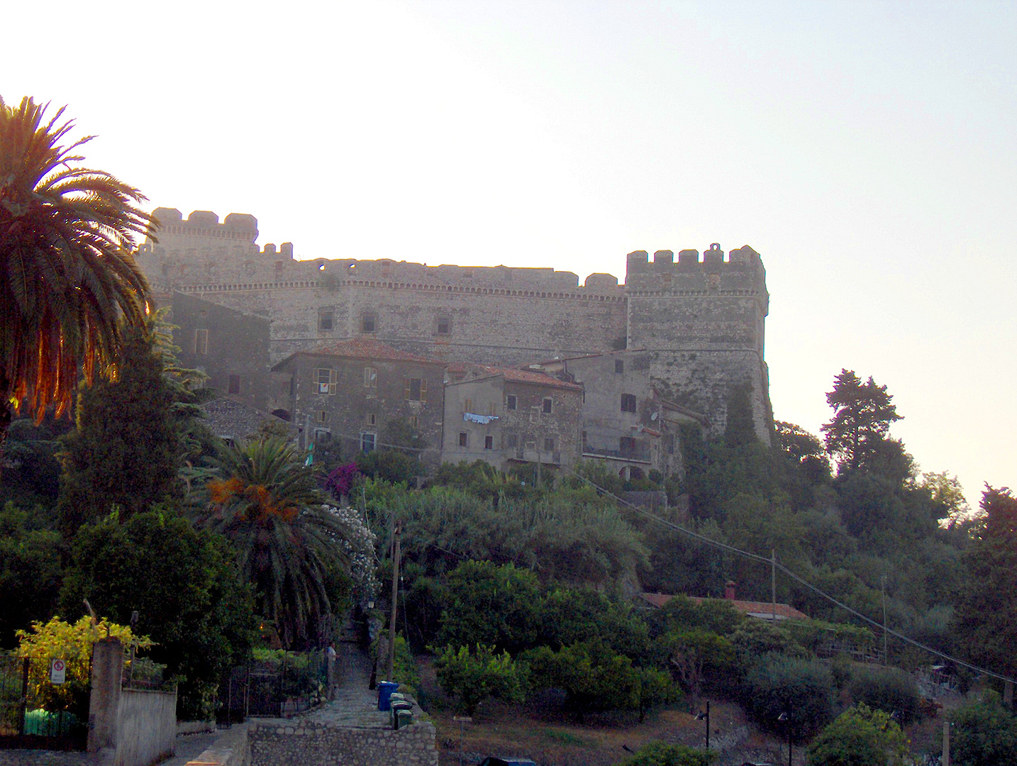 Castello Caetani, Sermoneta (Lazio, Italië); Fiuggi (FR, Lazio, Italy)