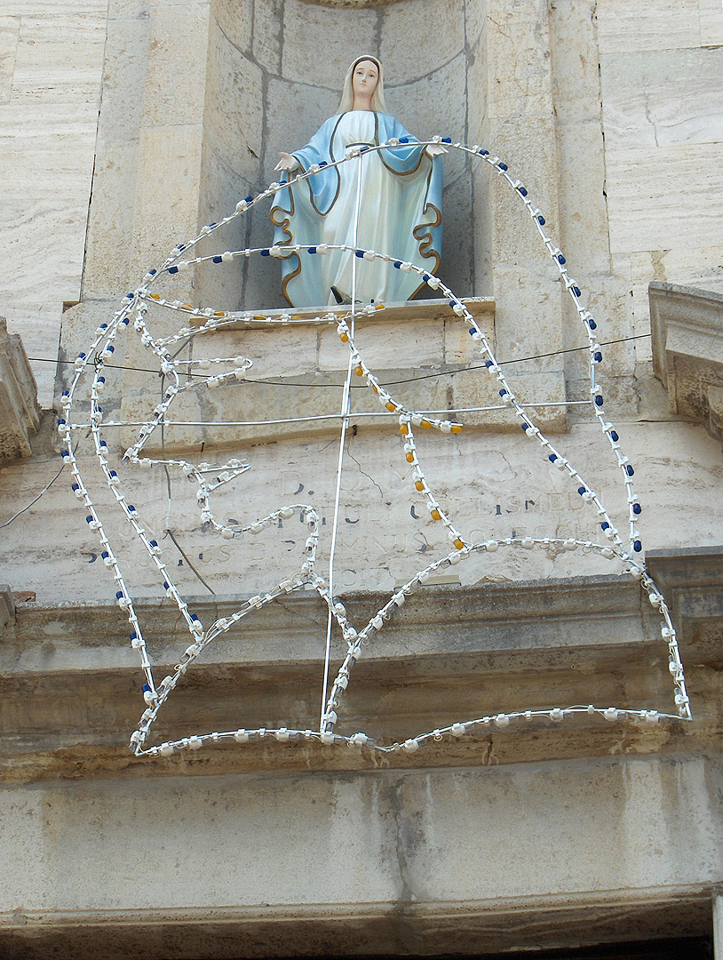 Mariabeeld in Colledimezzo (Abruzzen, Italië), Statue of Maria in Colledimezzo ( Abruzzo, Italy)