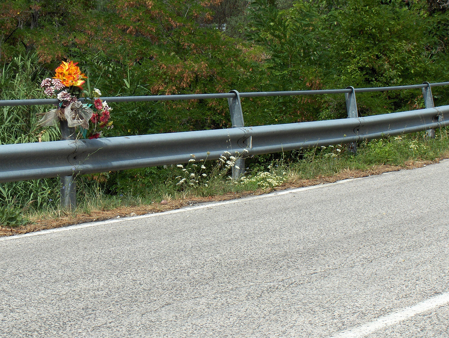 Bermmonument, Road accident memorial