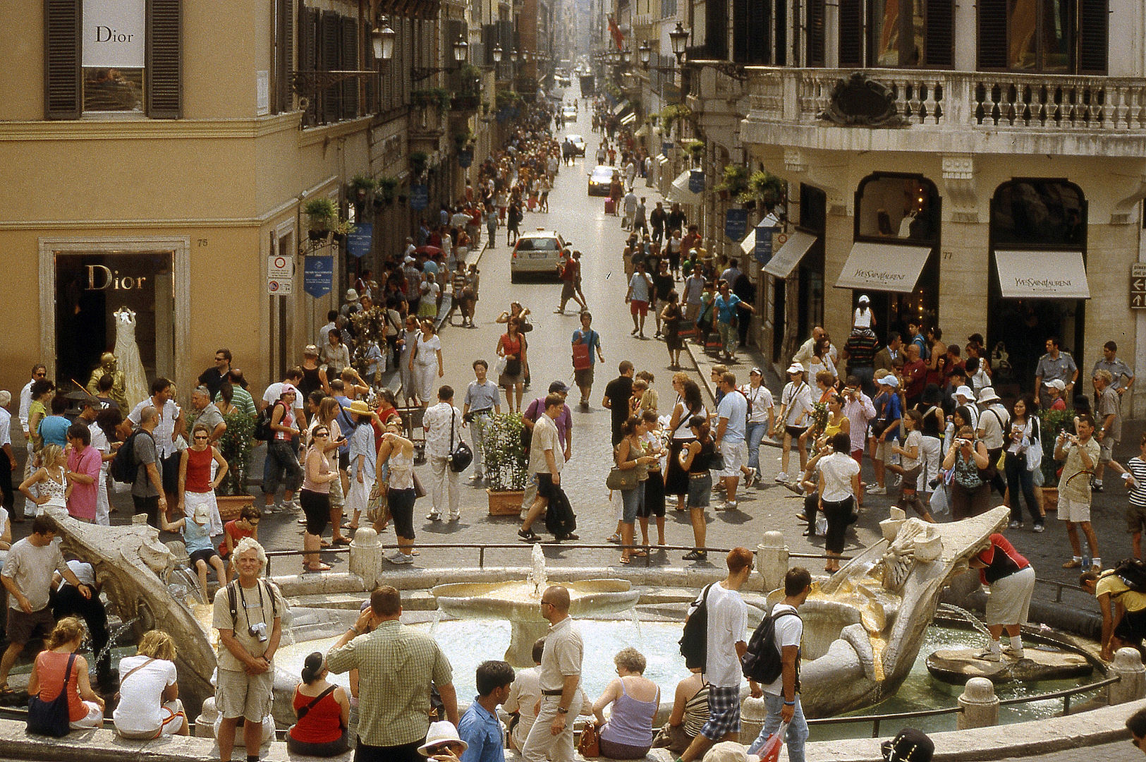 Fontana della Barcaccia (Rome, Itali); Piazza di Spagna (Italy, Latium, Rome)