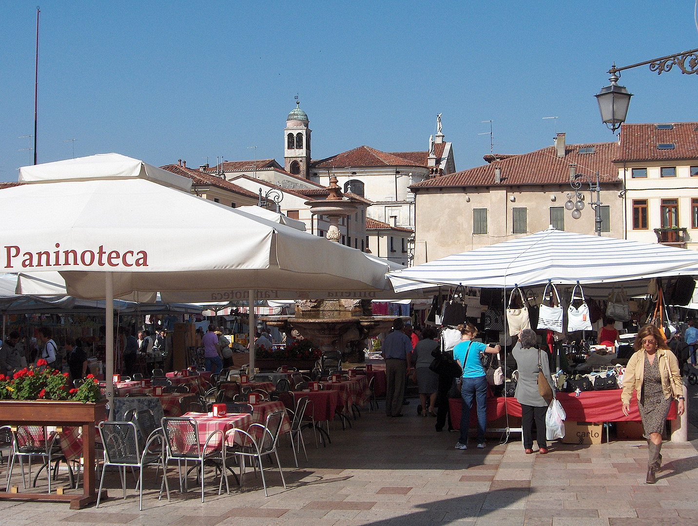 Markt (Bassano del Grappa, Itali); Market (Bassano del Grappa, Italy)