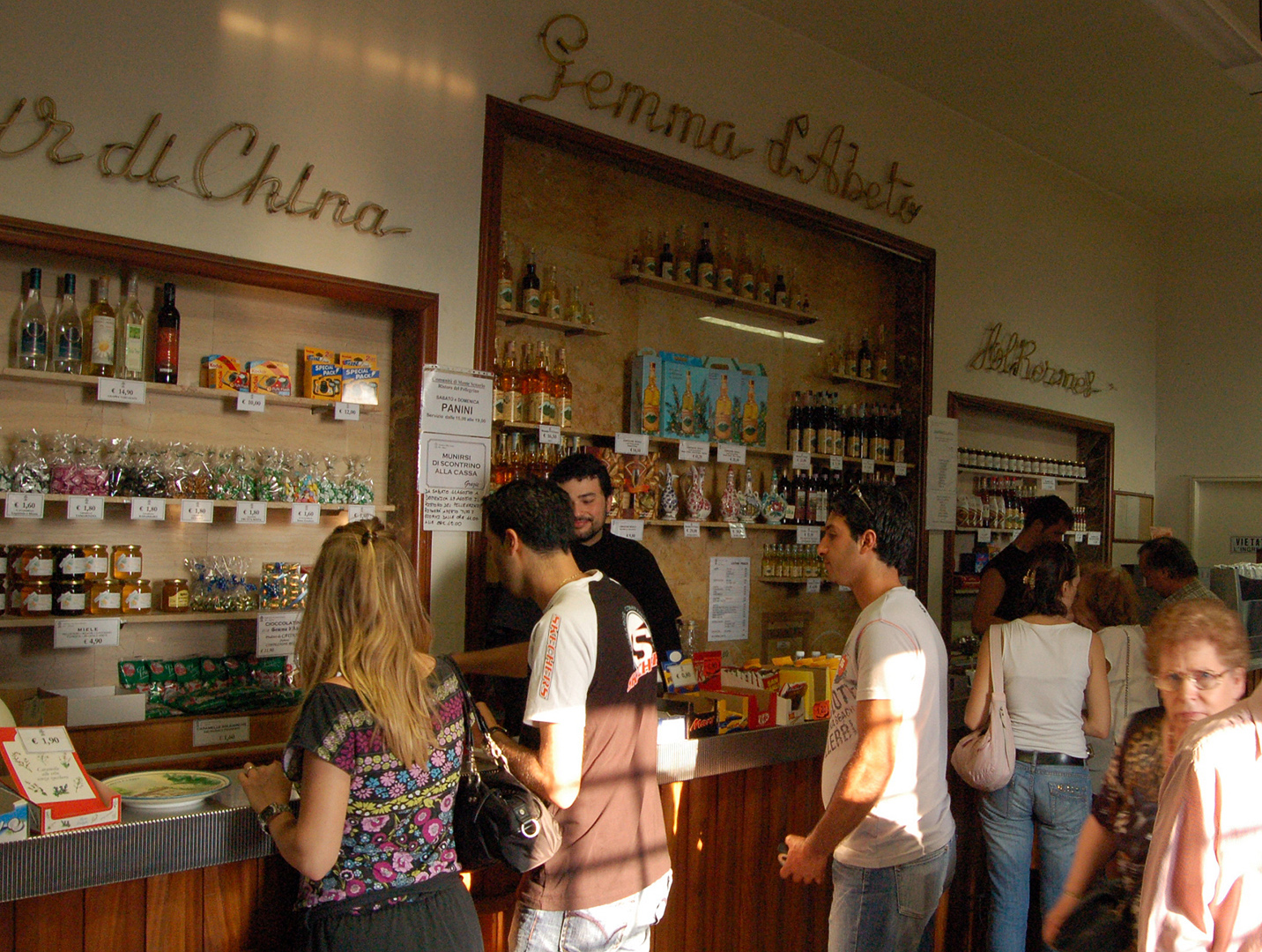Kloosterbar van Monte Senario (Vaglia, Toscane), Bar at the convent of Monte Senario (Tuscany)