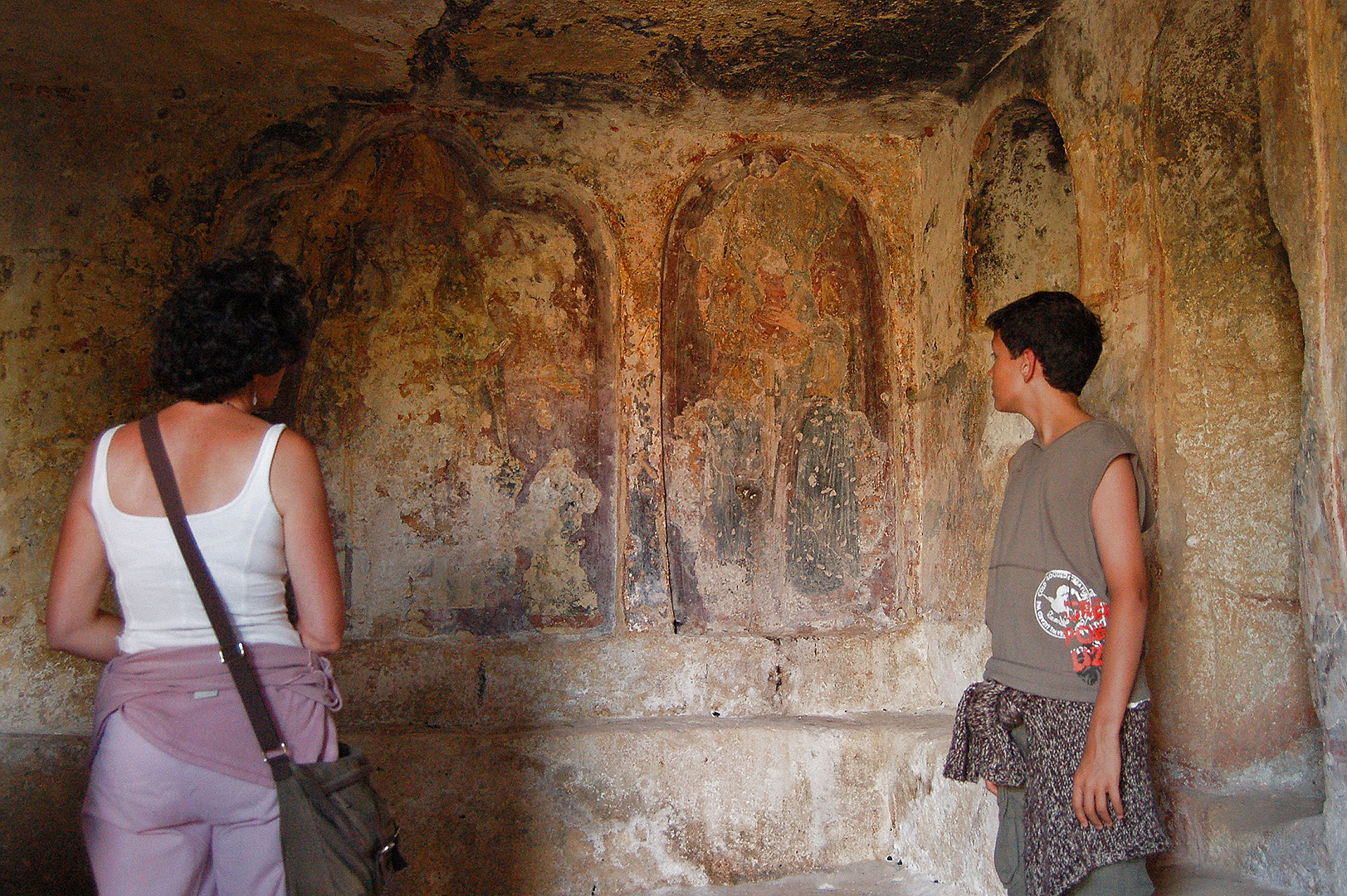 Grotkerk bij Fasano (Apuli, Itali), Cave church near Fasano (Apulia, Italy)