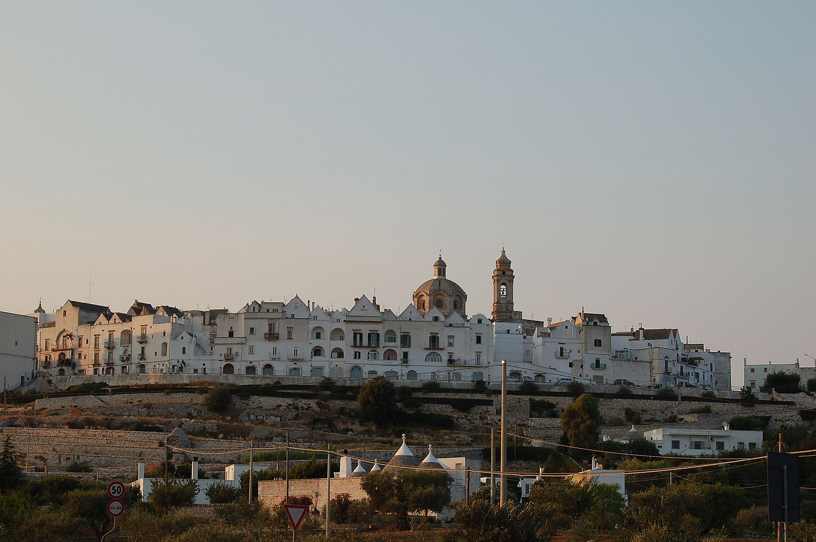 Locorotondo (Apuli, Itali); Locorotondo (Apulia, Italy)