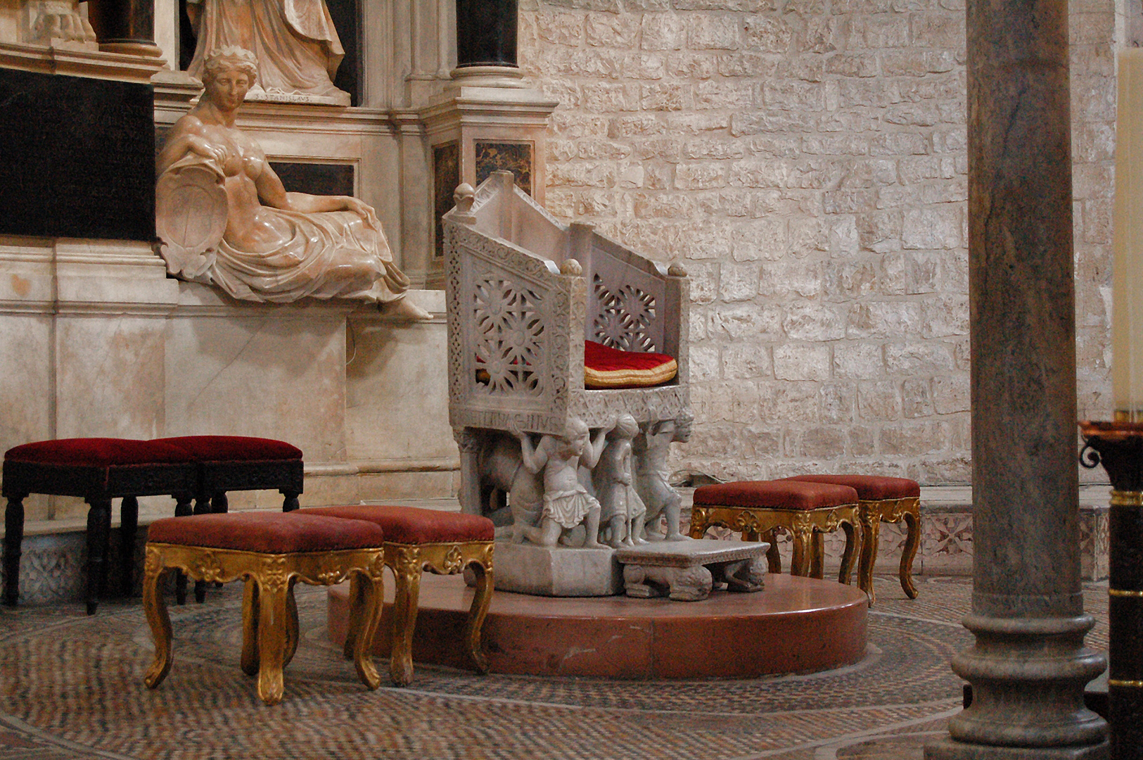 Basilica di San Nicola (Bari, Apuli, Itali), Basilica di San Nicola (Apulia, Italy)