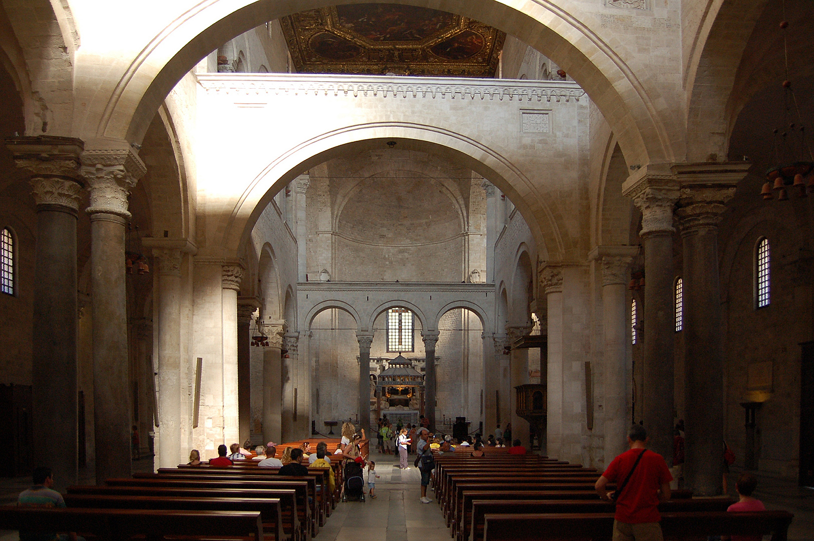 Basilica di San Nicola (Bari, Apuli, Itali), Basilica di San Nicola (Apulia, Italy)