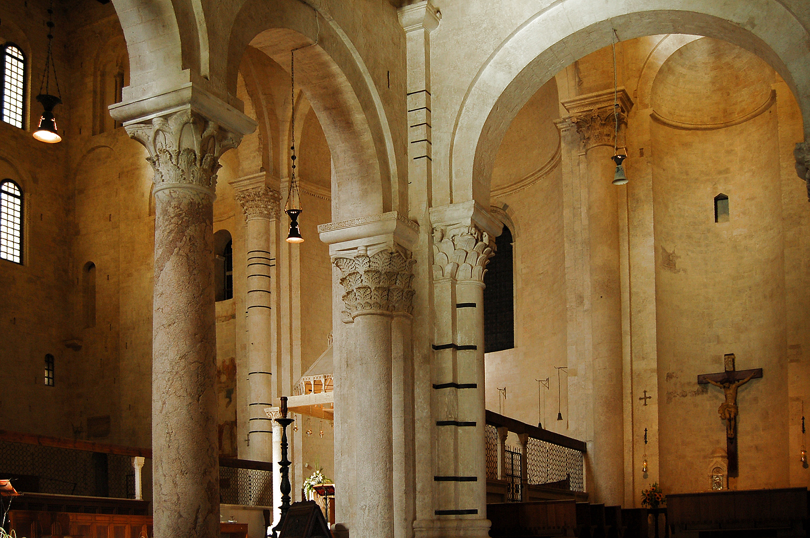 Kathedraal van Bari (Apuli, Itali); Bari Cathedral (Apulia, Italy)