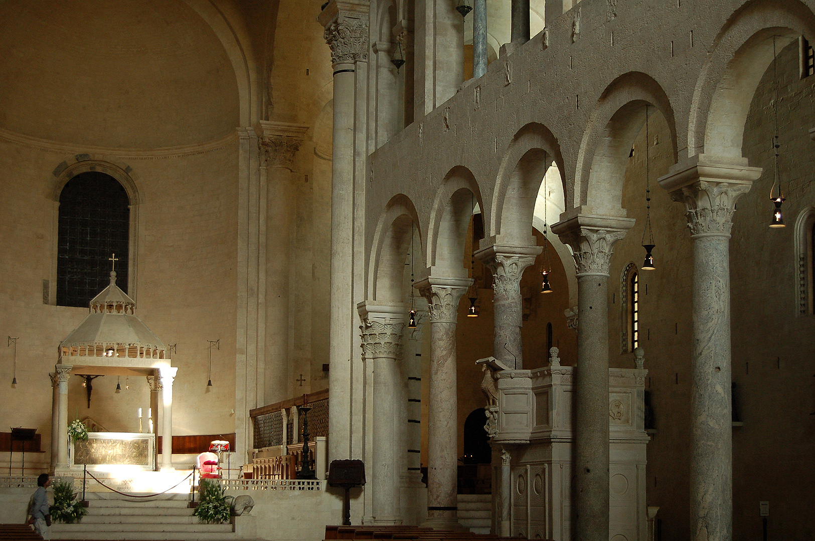 Kathedraal van Bari (Apuli, Itali); Bari Cathedral (Apulia, Italy)