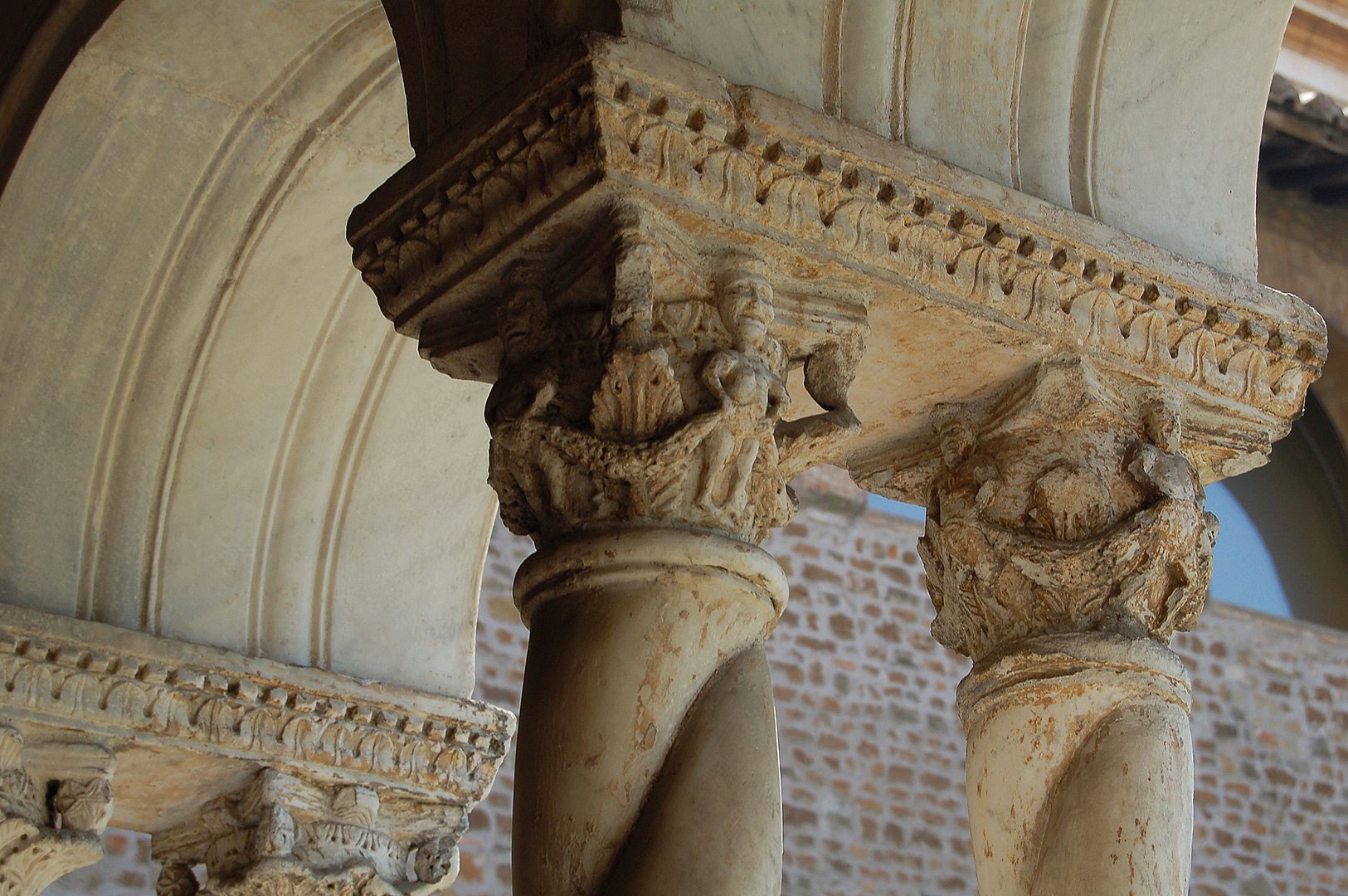 Kruisgang van Lateranen (Rome, Itali); Lateran cloister (Rome, Italy)