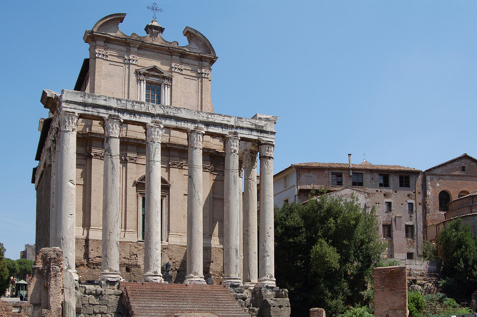 Tempel van Antoninus en Faustina (Rome); Temple of Antoninus and Faustina (Rome)