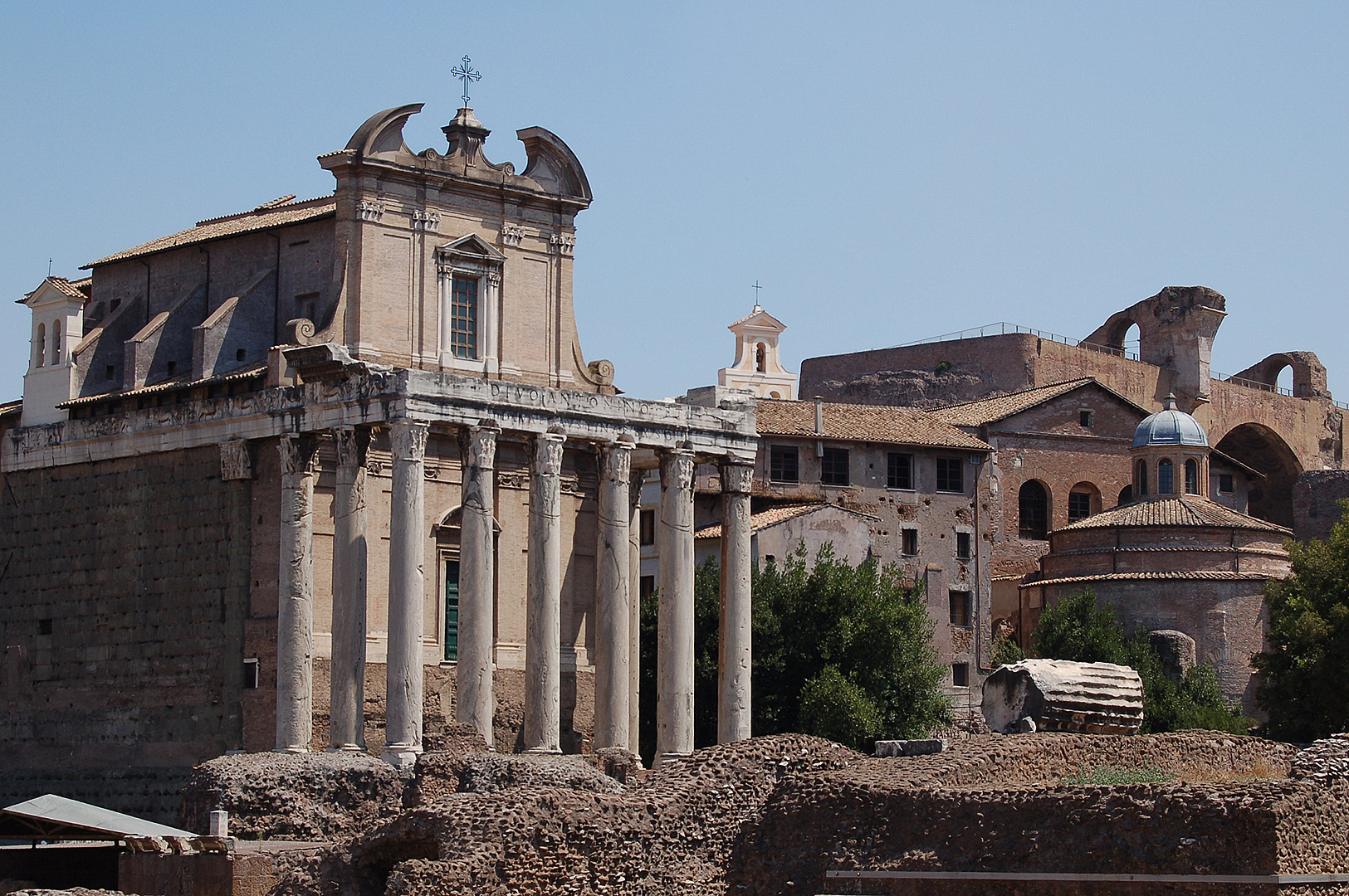 Tempel van Antoninus en Faustina (Rome), Temple of Antoninus and Faustina (Rome)