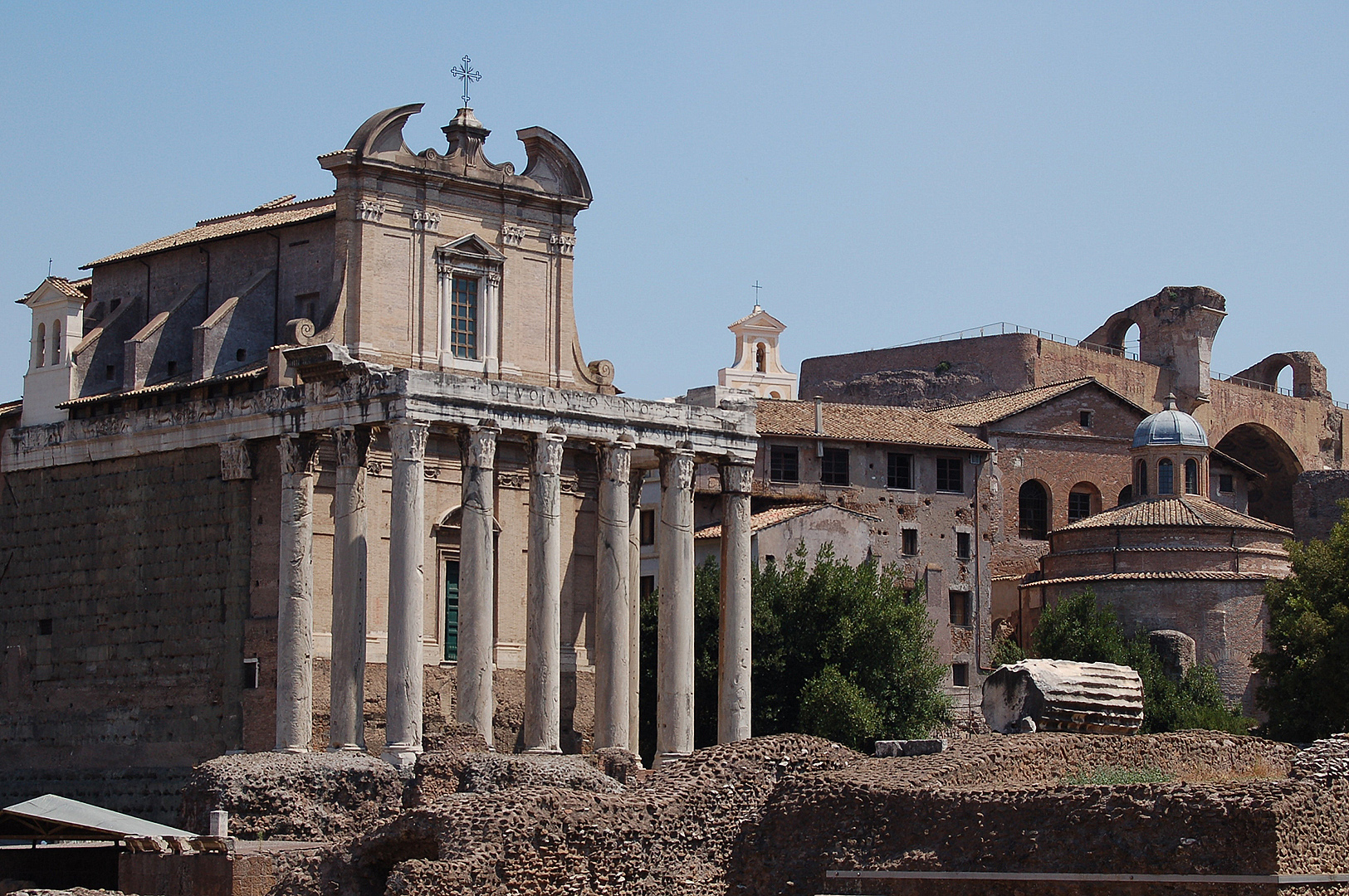 Tempel van Antoninus en Faustina (Rome); Temple of Antoninus and Faustina (Rome)