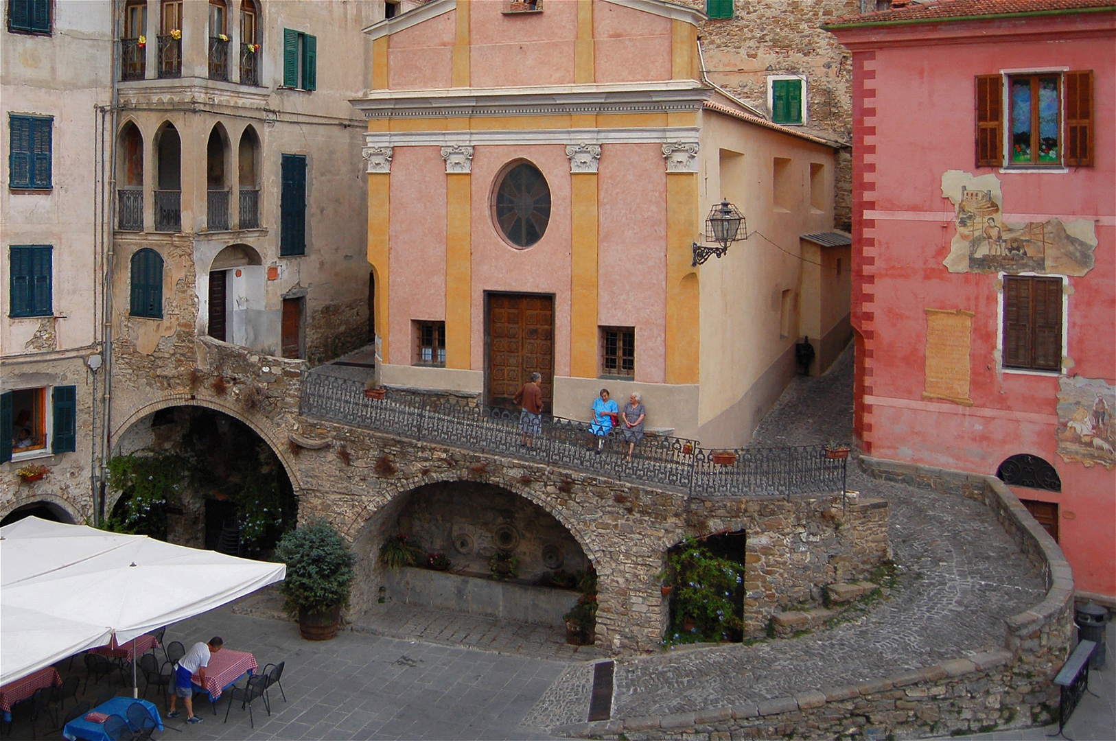 Apricale (IM, Liguri, Itali); Apricale (IM, Liguria, Italy)