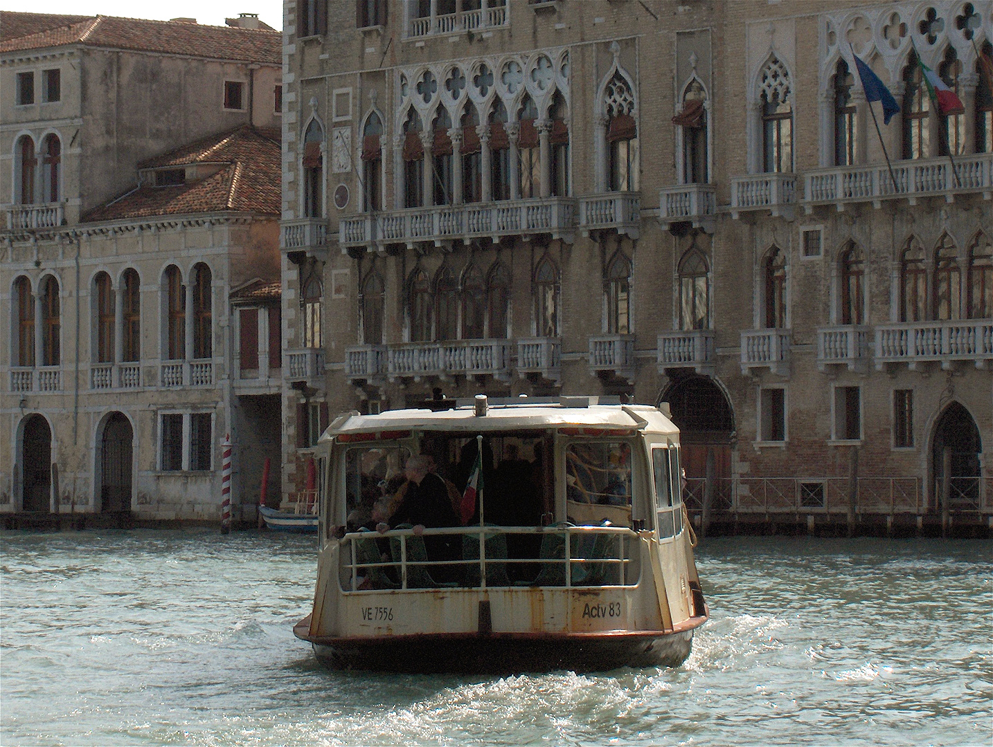 Vaporetto (Veneti, Itali), Vaporetto (Venice, Italy)