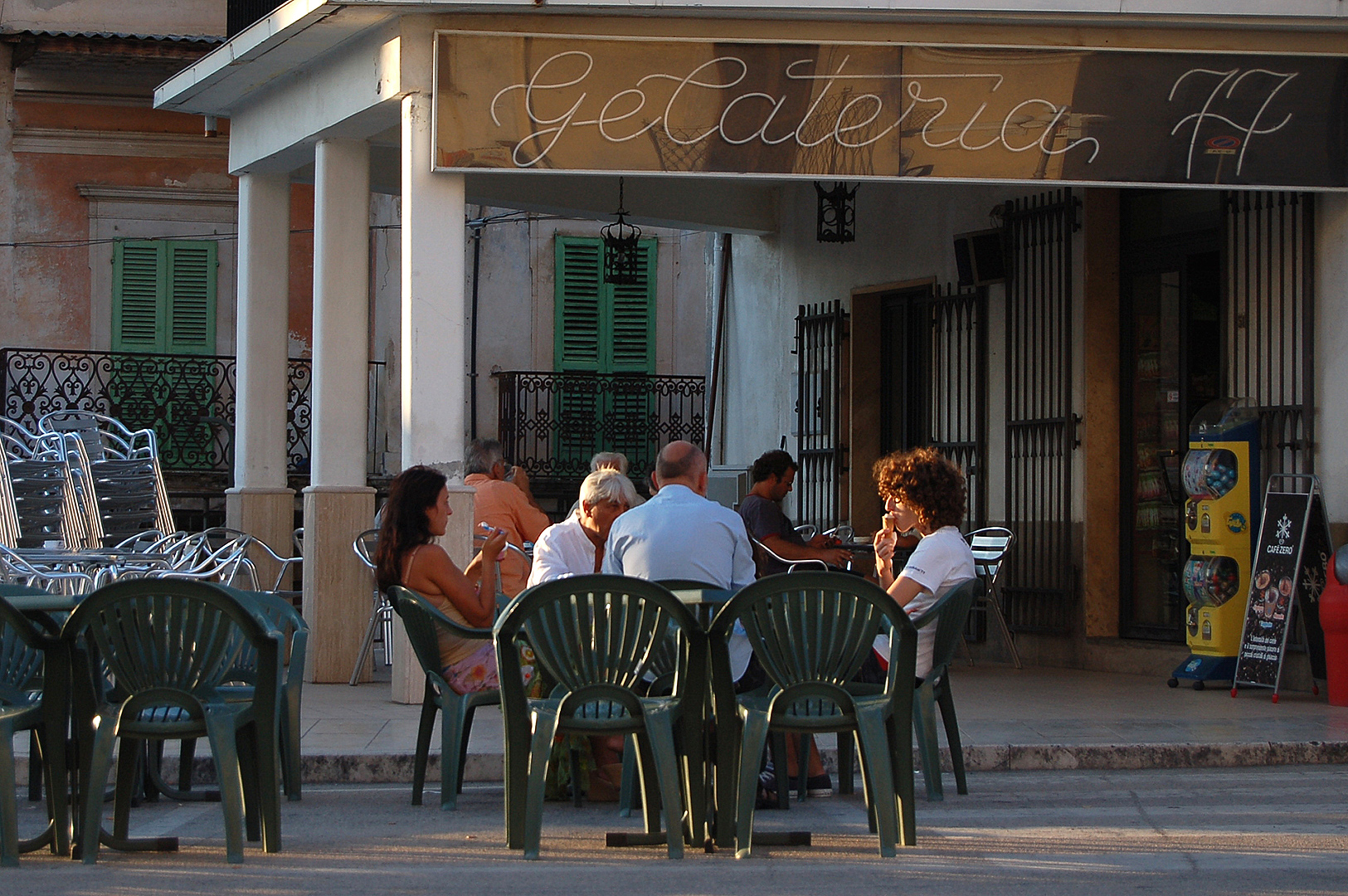 Piazza Mercato, Capestrano (AQ, Abruzzen, Itali); Piazza Mercato, Capestrano (AQ, Abruzzo, Italy)