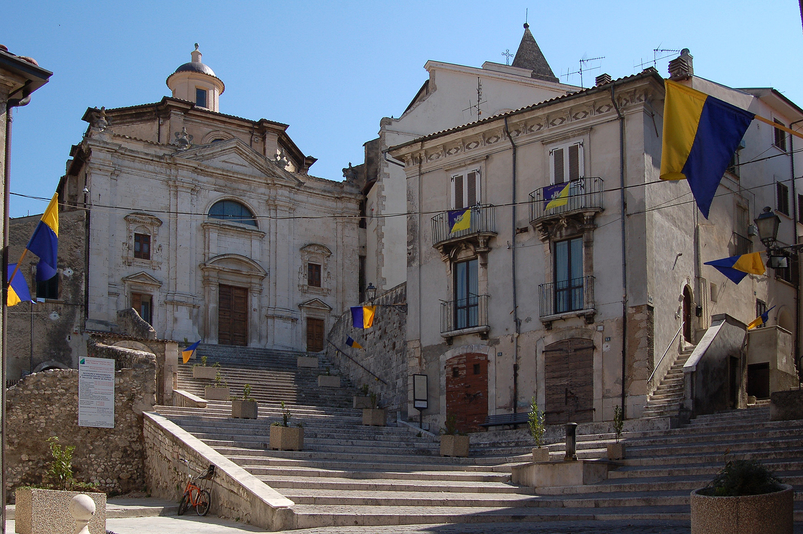 Popoli (PE, Abruzzen, Itali); Popoli (PE, Abruzzo, Italy)