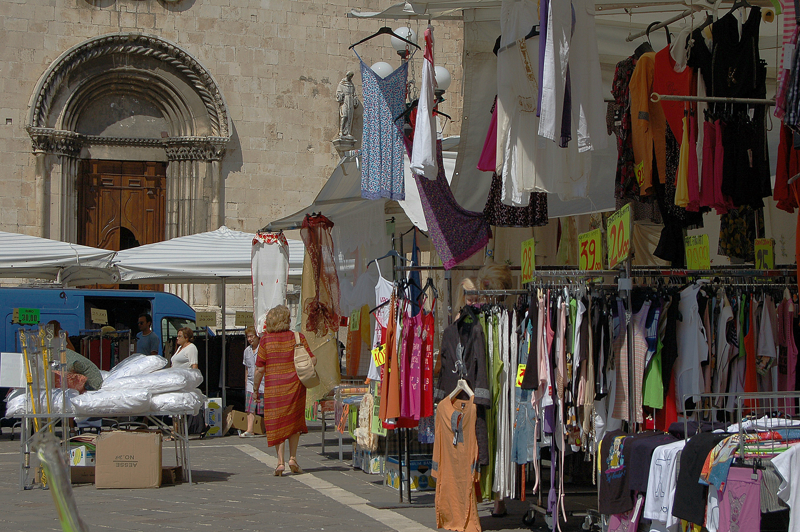 Markt in Popoli (PE, Abruzzen, Itali); Market in Popoli (PE, Abruzzo, Italy)