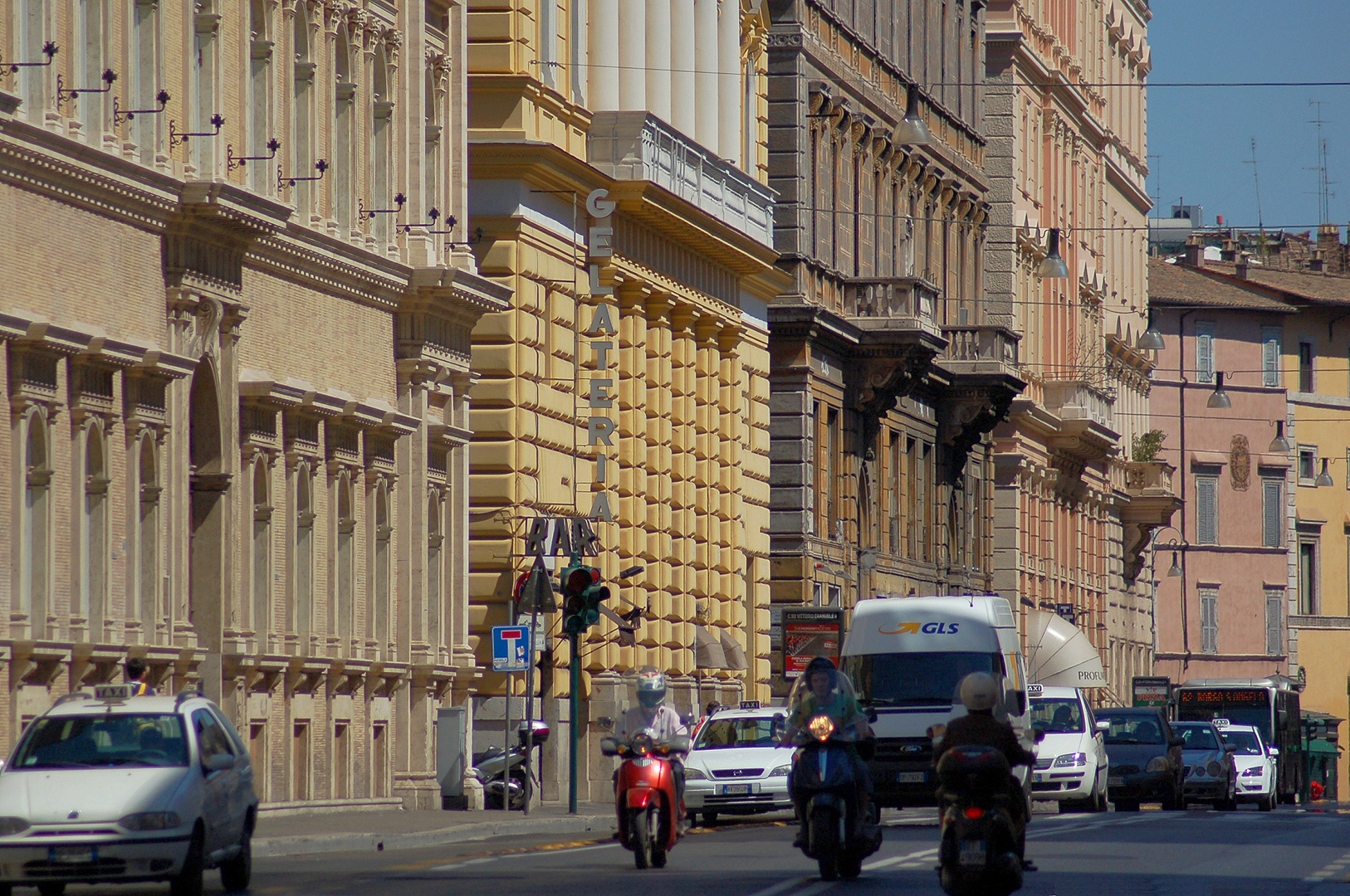 Corso Vittorio Emanuele II (Rome, Itali); Corso Vittorio Emanuele II (Italy, Latium, Rome)