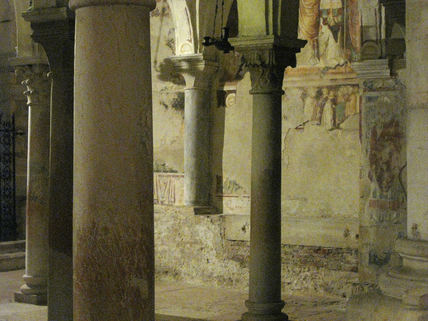 Crypte van de Basilica di San Zeno, Verona; Basilica of San Zeno (San Zenone), Verona