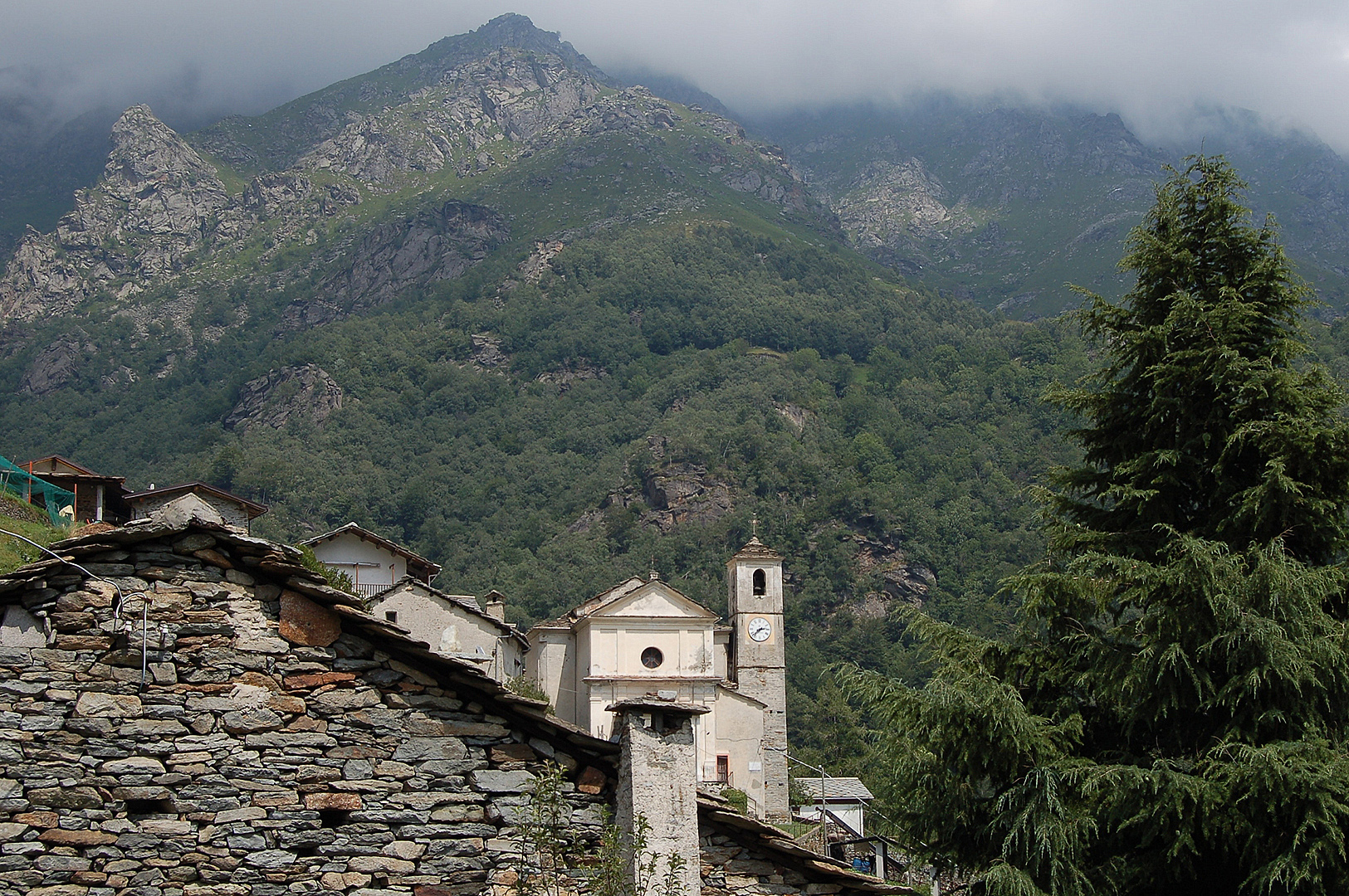 Succinto (Traversella), Pimonte, Itali, Succinto (Traversella), Piemonte, Italy