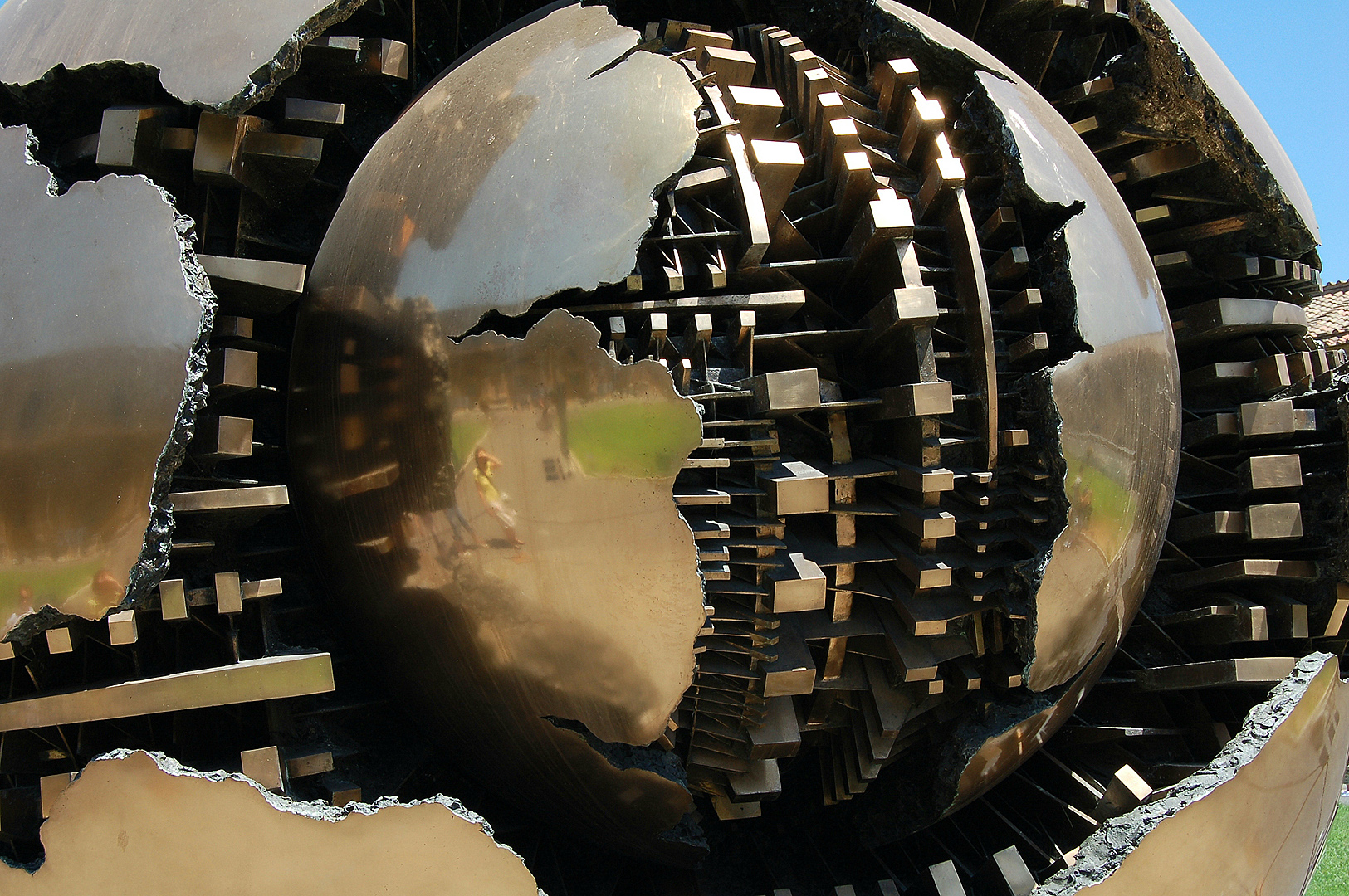 Arnaldo Pomodoro: 