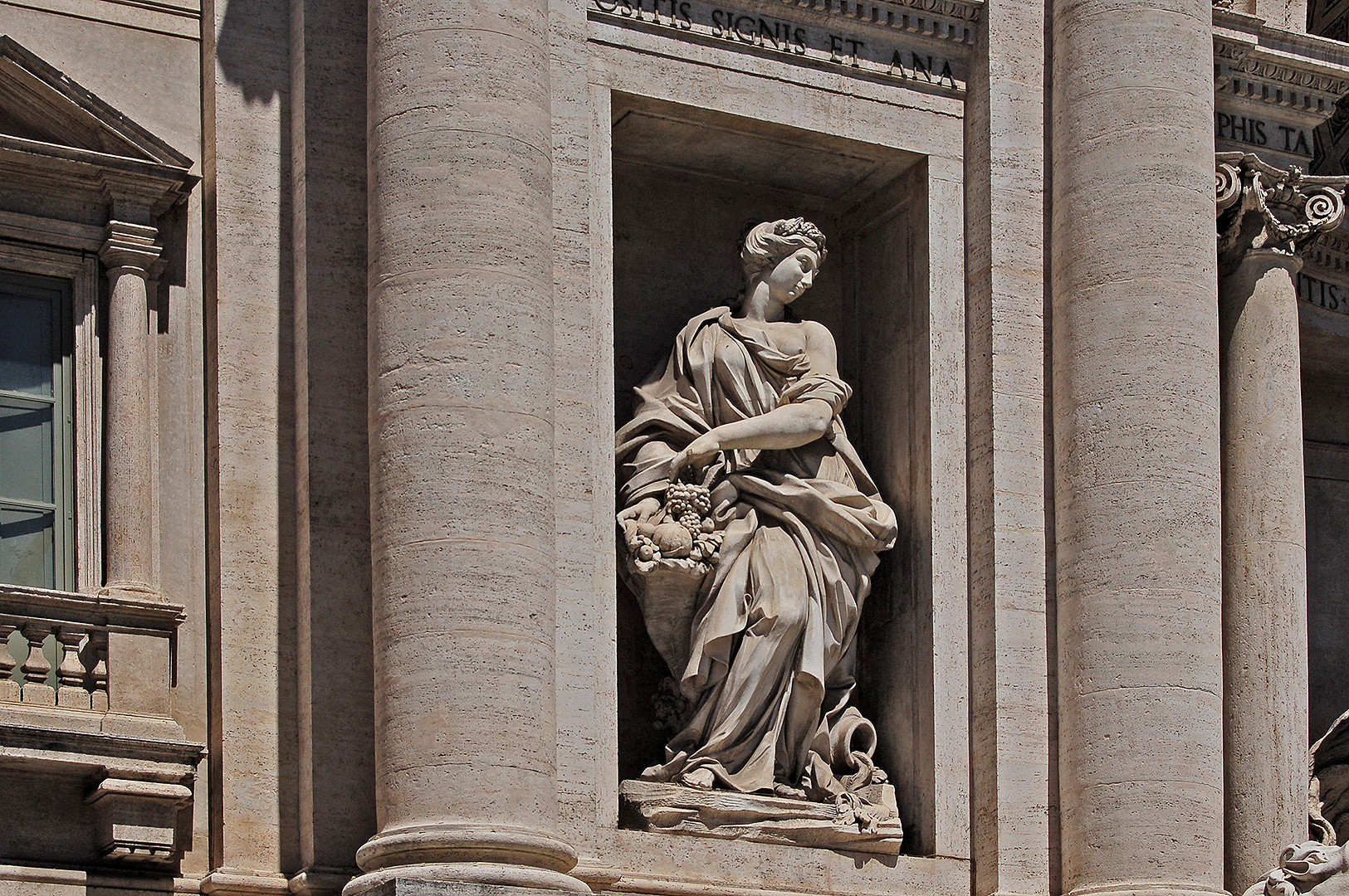 Trevifontein (Fontana di Trevi), Rome, Itali; Trevi Fountain, Rome, Italy.