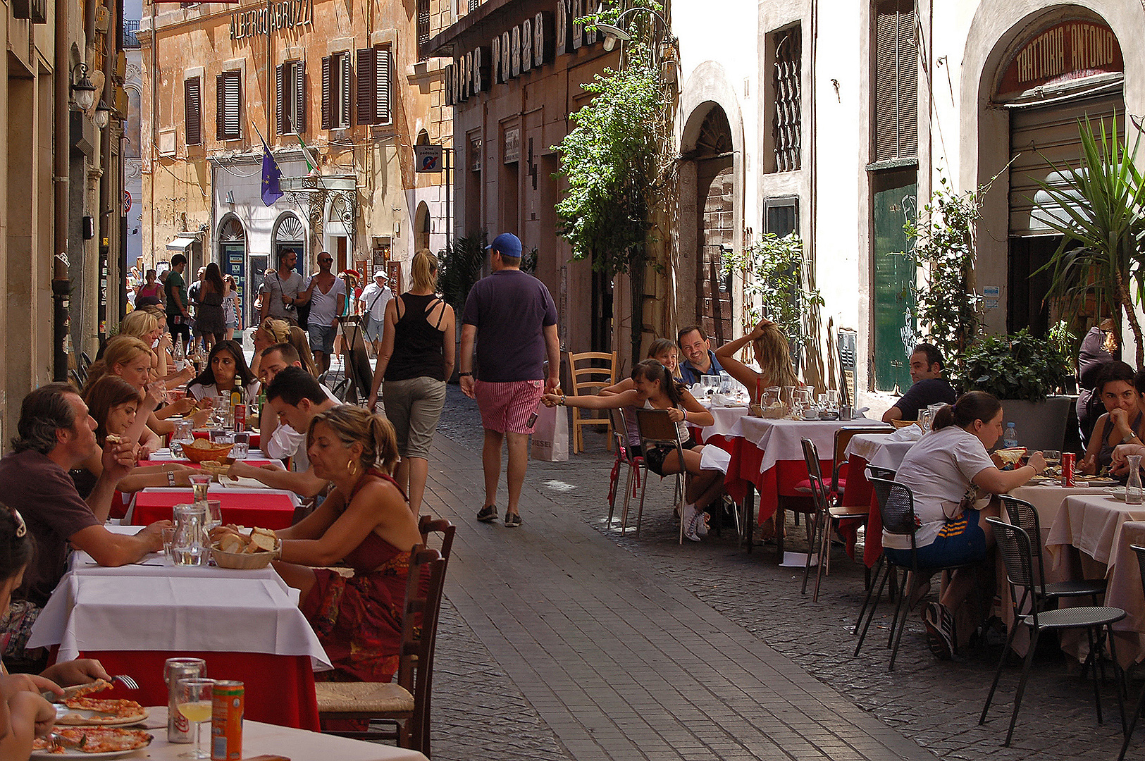 Via dei Pastini, Rome, Itali; Via dei Pastini, Rome, Italy