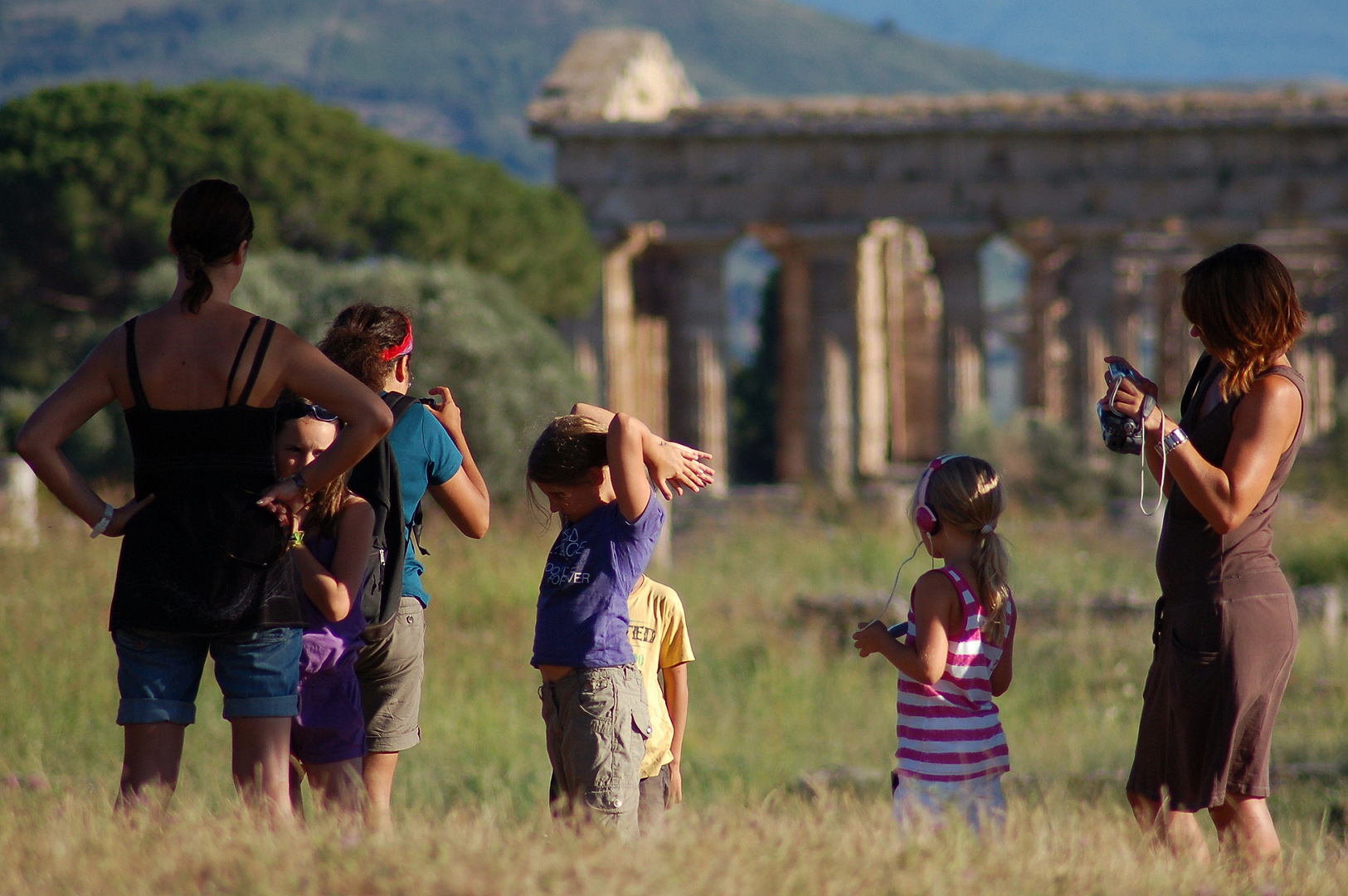 Bezoekers van Paestum (Campani. Itali), Visitors of Paestum (Campania, Italy)