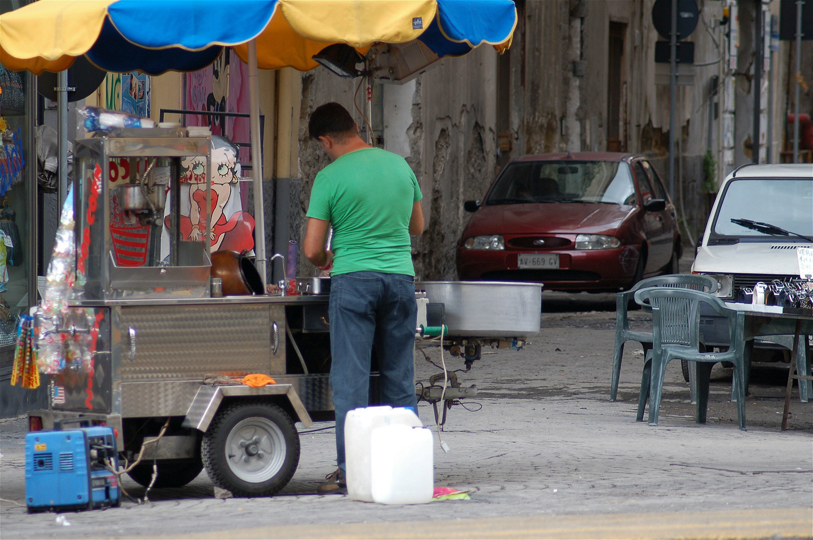 Suikerspinverkoper, Napels (Campani); Cotton candy seller Naples (Campania, Italy)