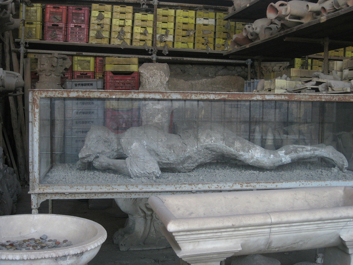 Afgietsel van een jonge vrouw, Pompeii, Cast of a young lady, Pompeii