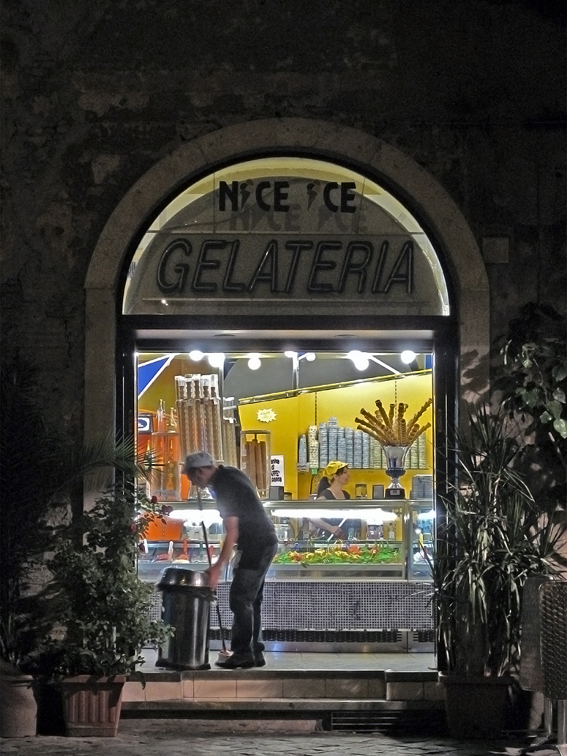 Gelateria in Rome; Gelateria in Rome