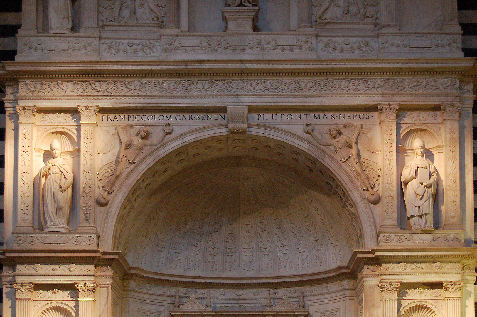 Piccolomini-altaar ,Dom van Siena, Toscane, Itali; Piccolomini altar, Siena Cathedral, Tuscany, Italy