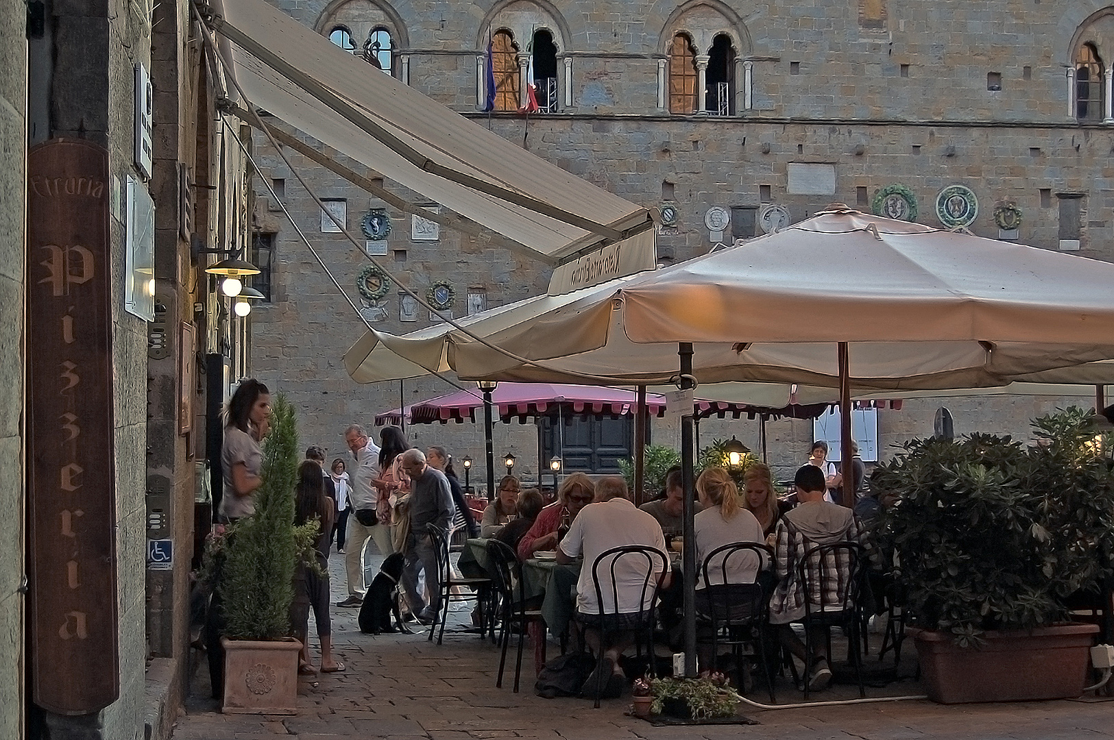 Piazza dei Priori, Volterra (PI, Toscane, Itali); Piazza dei Priori, Volterra (PI, Tuscany, Italy)