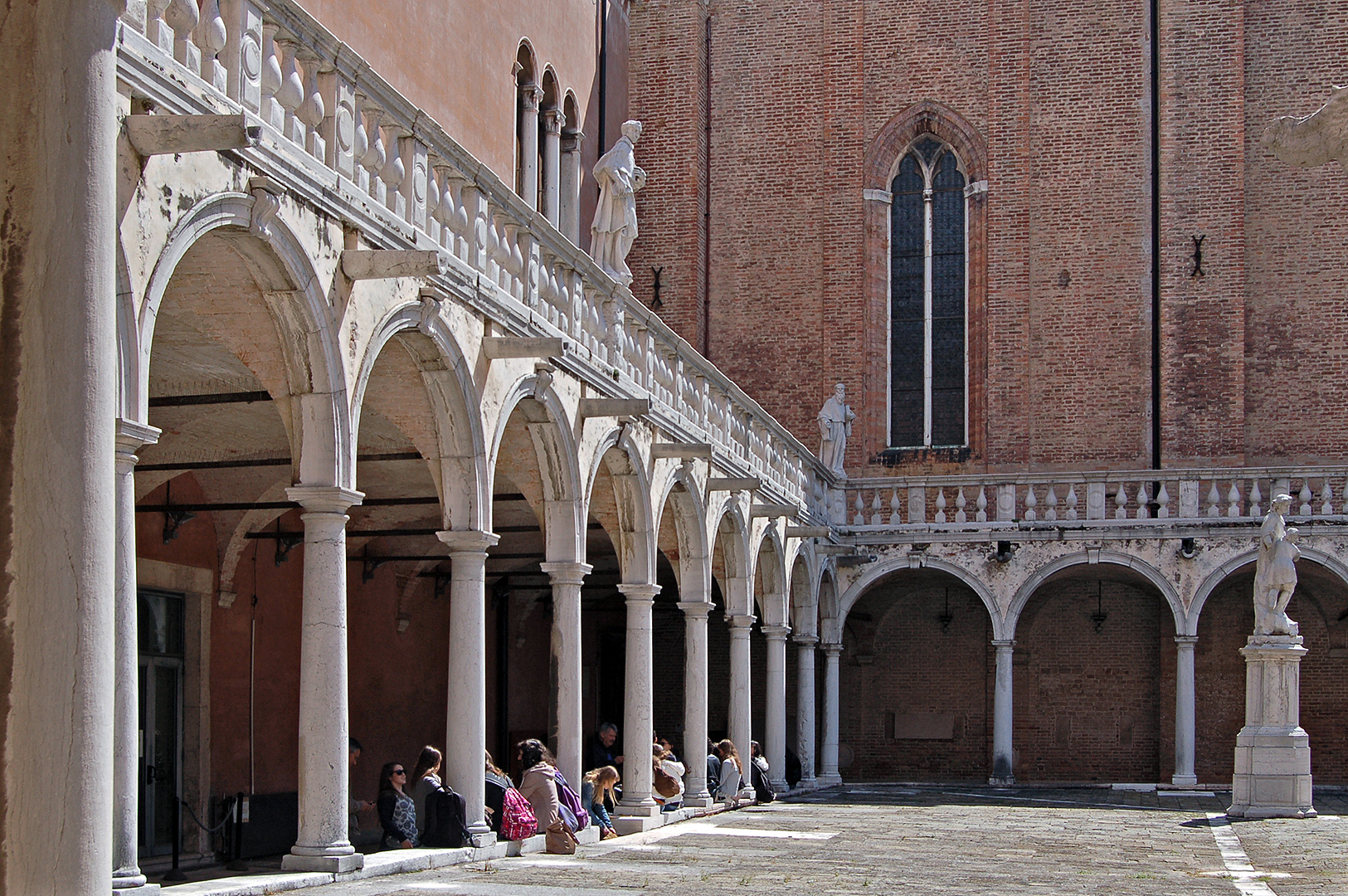 Kruisgang van de Chiesa dei Frari, Veneti, Itali, Frari (Venice, Italy)