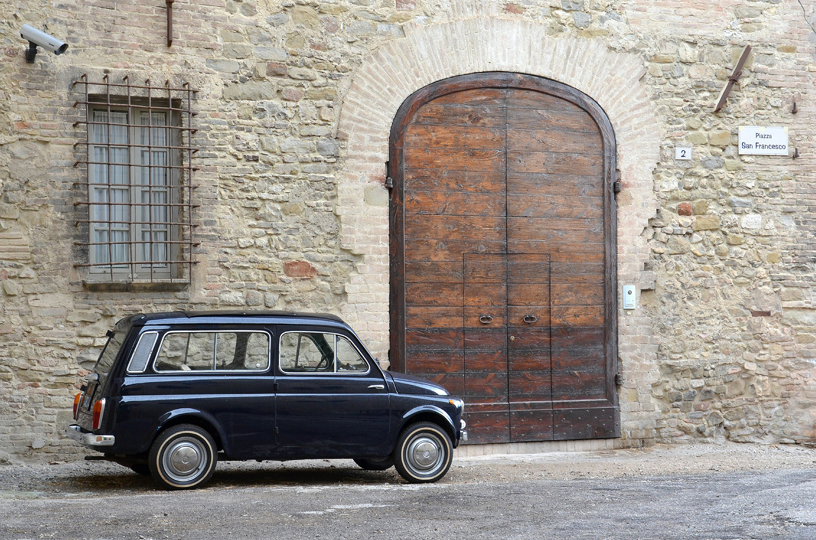 Fiat 500 Giardiniera in Bevagna (Umbri, Itali), Fiat 500 Giardiniera in Bevagna (Umbria, Italy)